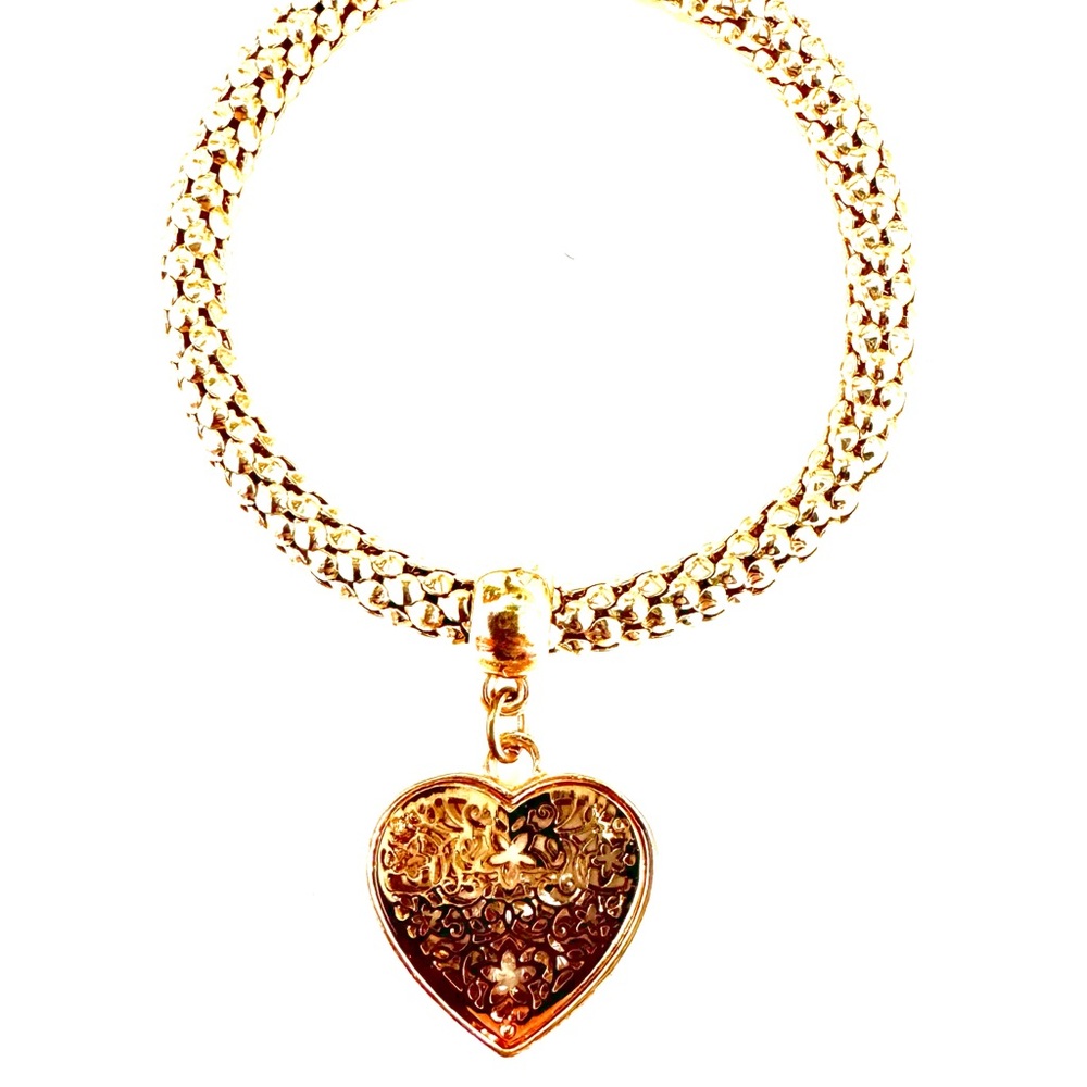 Elegant Gold Tone Filigree Elastic Heart Pendant Bracelet OSFM